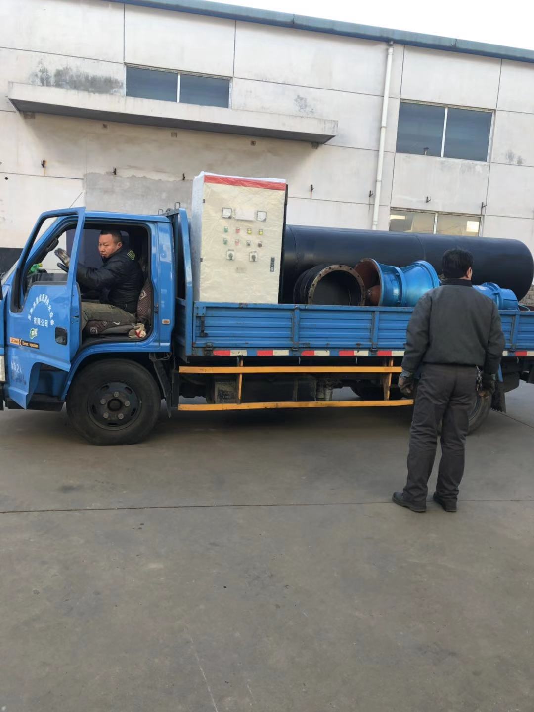 500QZB-55KW潜水轴流泵及配套设备前往安装现场第1张-潜水电机-潜水电泵-高压潜水电机-天津潜成泵业